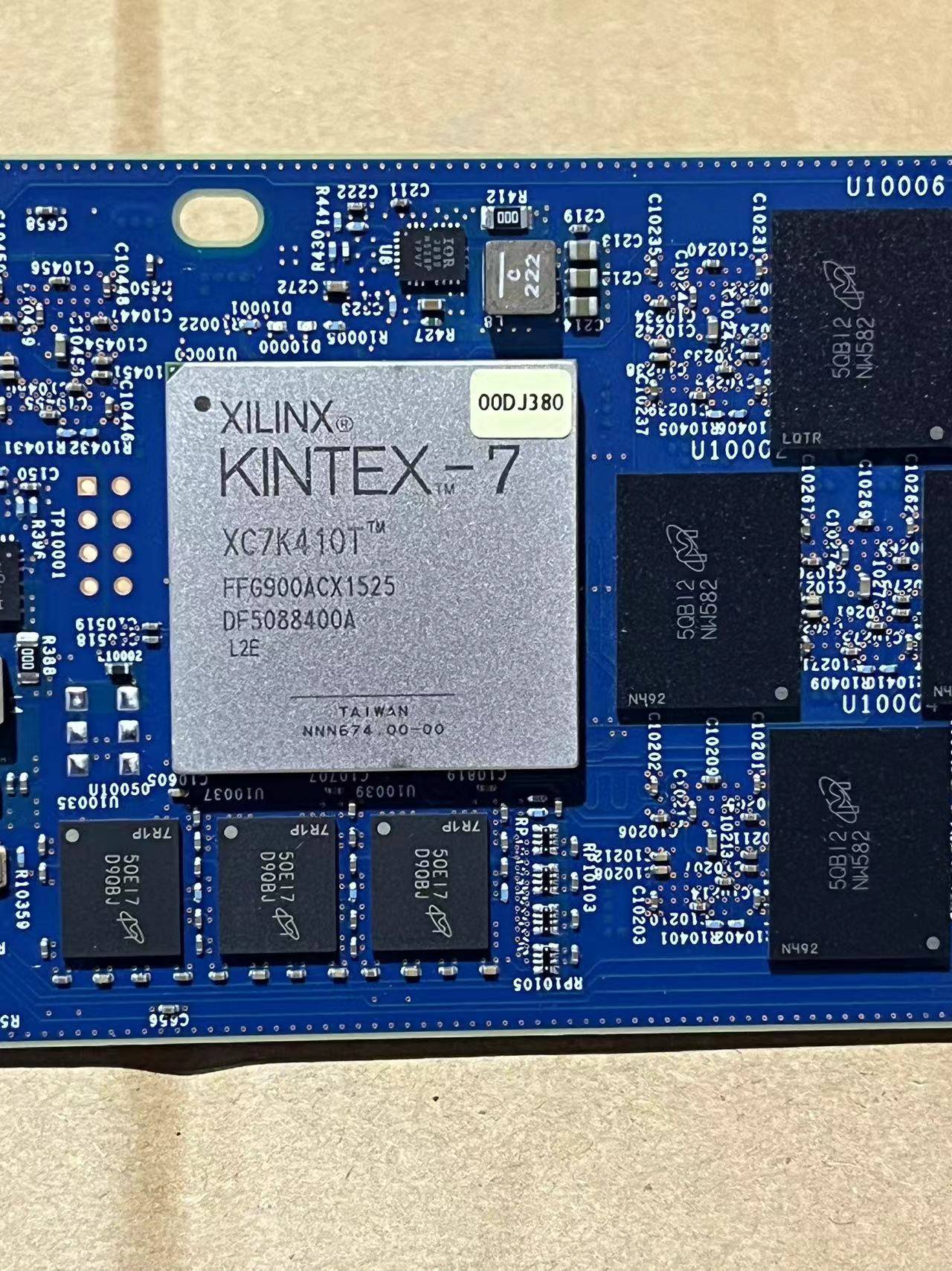 代码NW968美光闪存MT29F2T08ELLCEG7-R:C容量256GB