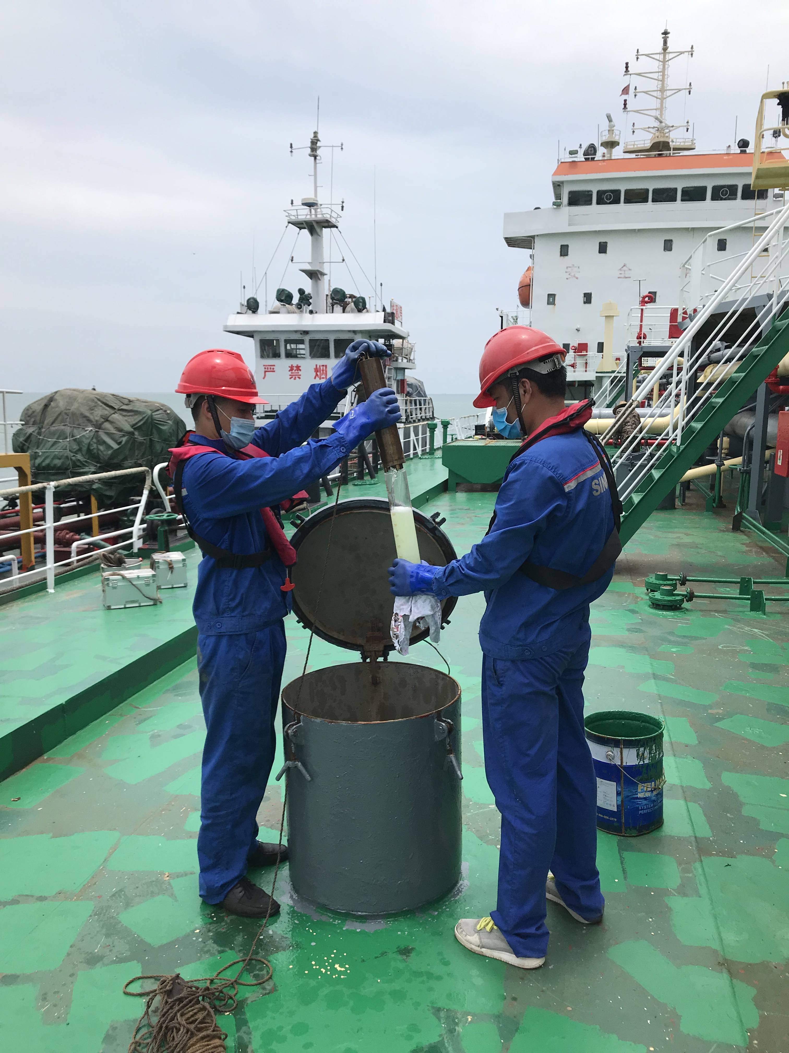 卸原油图片(卸油是什么意思)