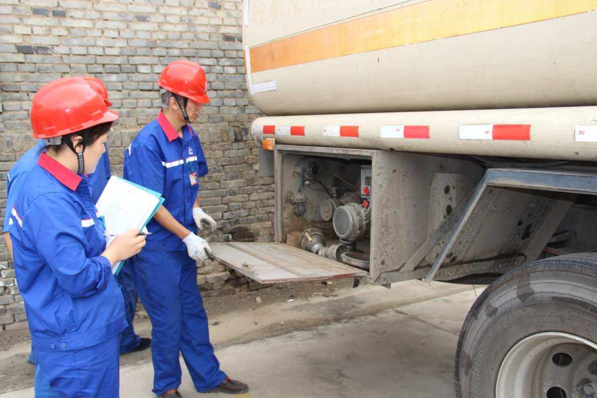 卸原油图片(卸油工作中哪些步骤最重要)