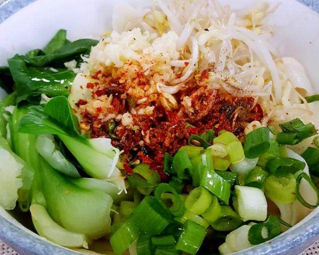 白鹿原油泼面图片(白鹿原油泼面好吃吗)